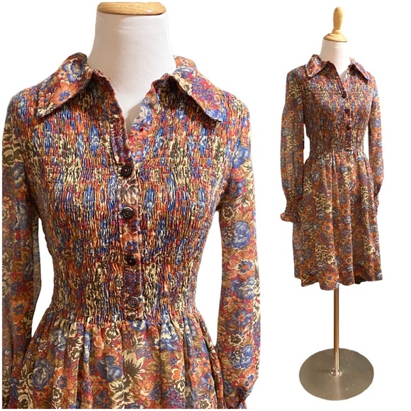 Vintage Dresses & Skirts - Vintage 1970s Handmade Collared Mini Dress
